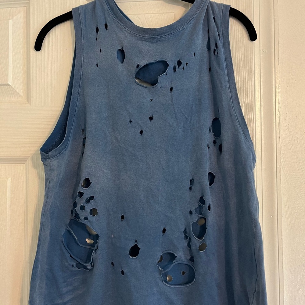 ALO yoga Distessed Muscle Tee